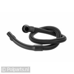 Slang compleet met kniewartel